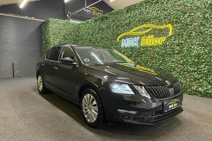 undefined Skoda Octavia fra 2020 set udefra
