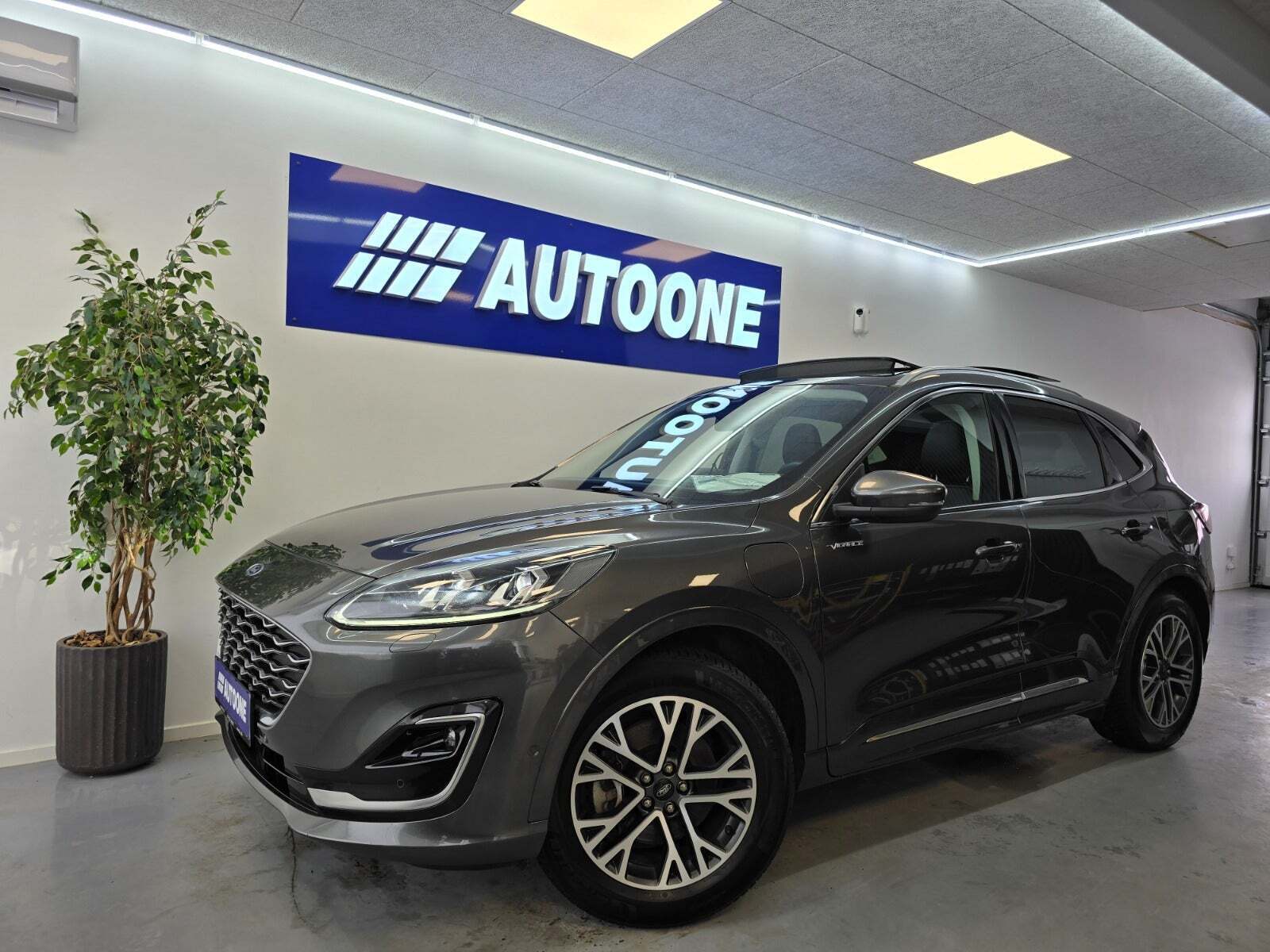 Ford Kuga 2,5 HEV Vignale CVT