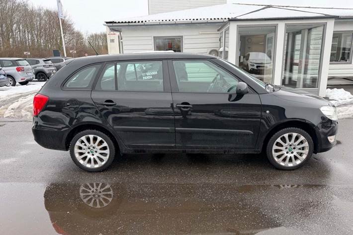 Sort Skoda Fabia fra 2013