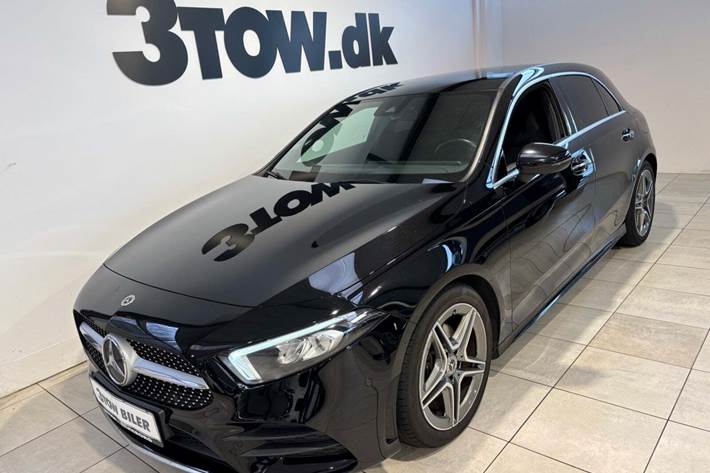 Sort Mercedes A200 fra 2020 set udefra