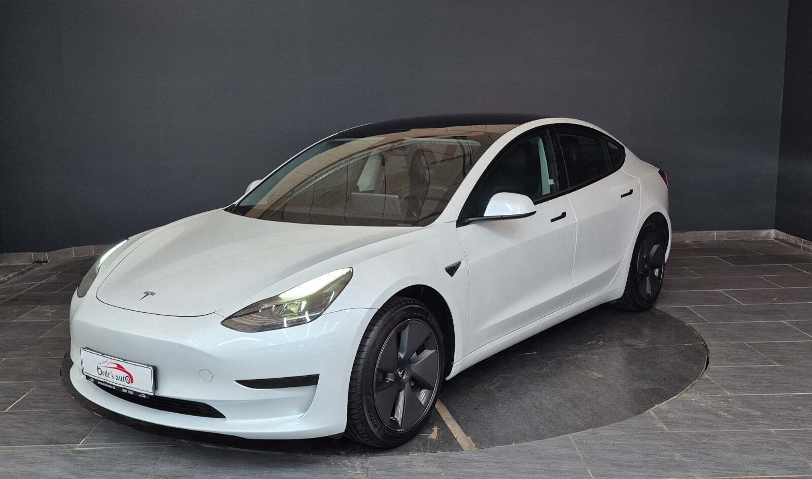 Tesla Model 3 Standard Range+ RWD
