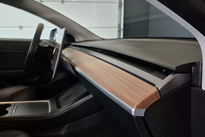 Hvid Tesla Model 3 fra 2021