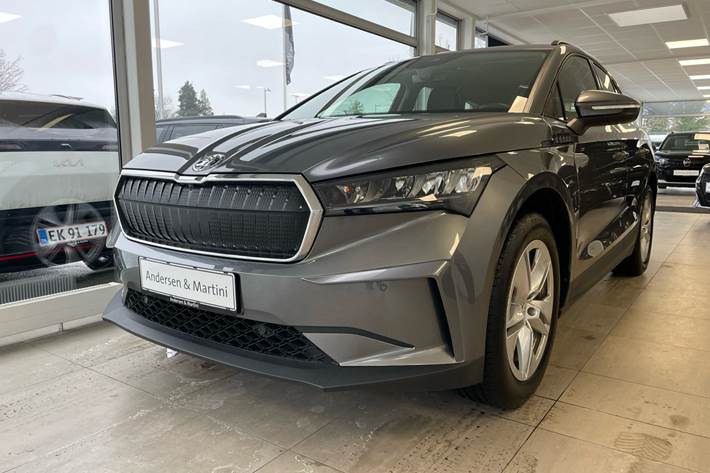 Grå Skoda Enyaq fra 2023