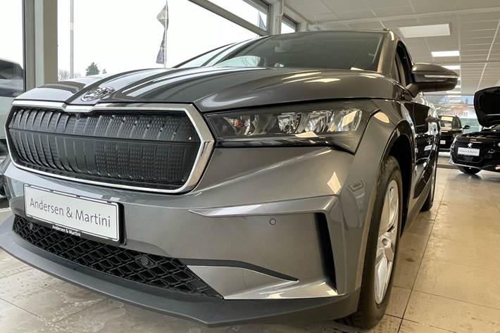 Grå Skoda Enyaq fra 2023