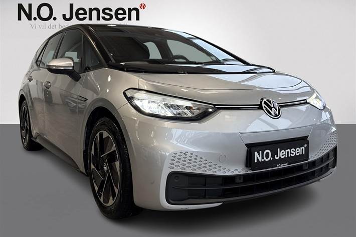 Sølv VW ID.3 fra 2021 set udefra