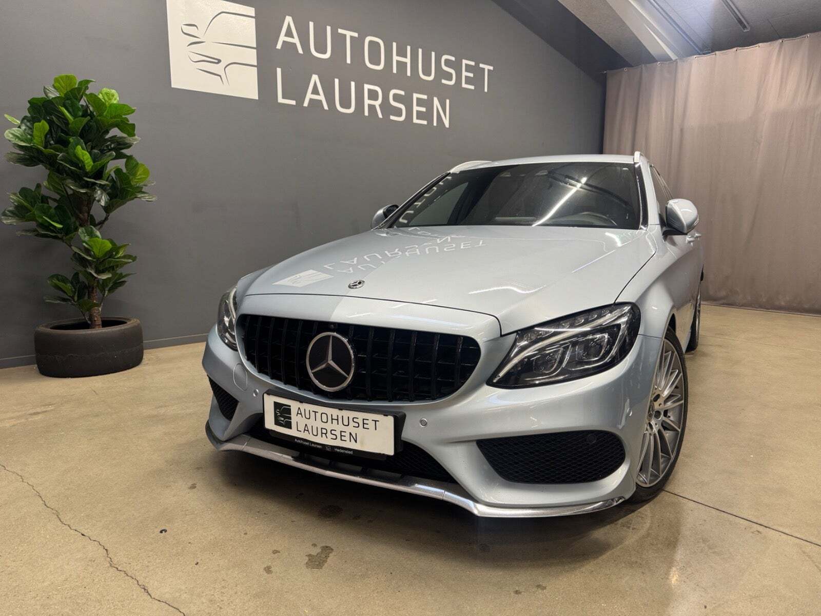 Mercedes C220 d 2,2 AMG Line stc. aut.