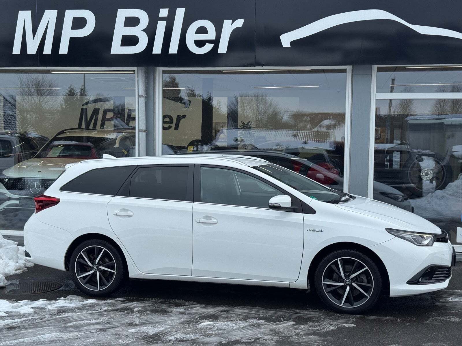Toyota Auris 1,8 Hybrid H2 Comfort Touring Sports CVT