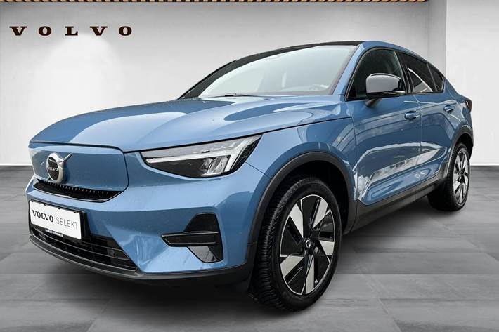 Blå Volvo C40 fra 2024 set udefra