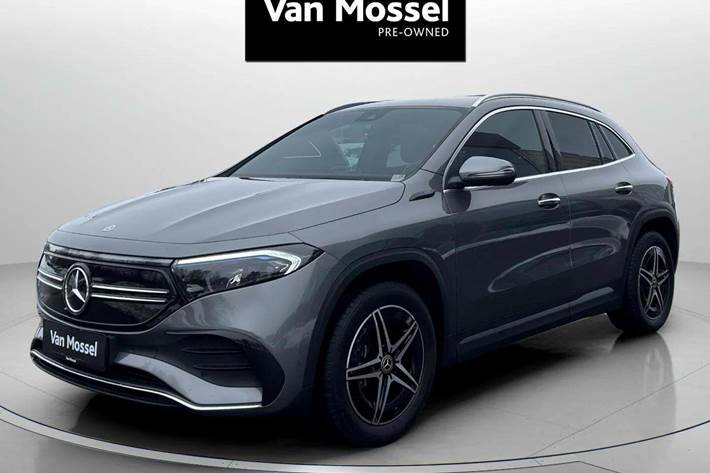 Grå Mercedes EQA250 fra 2022 set udefra