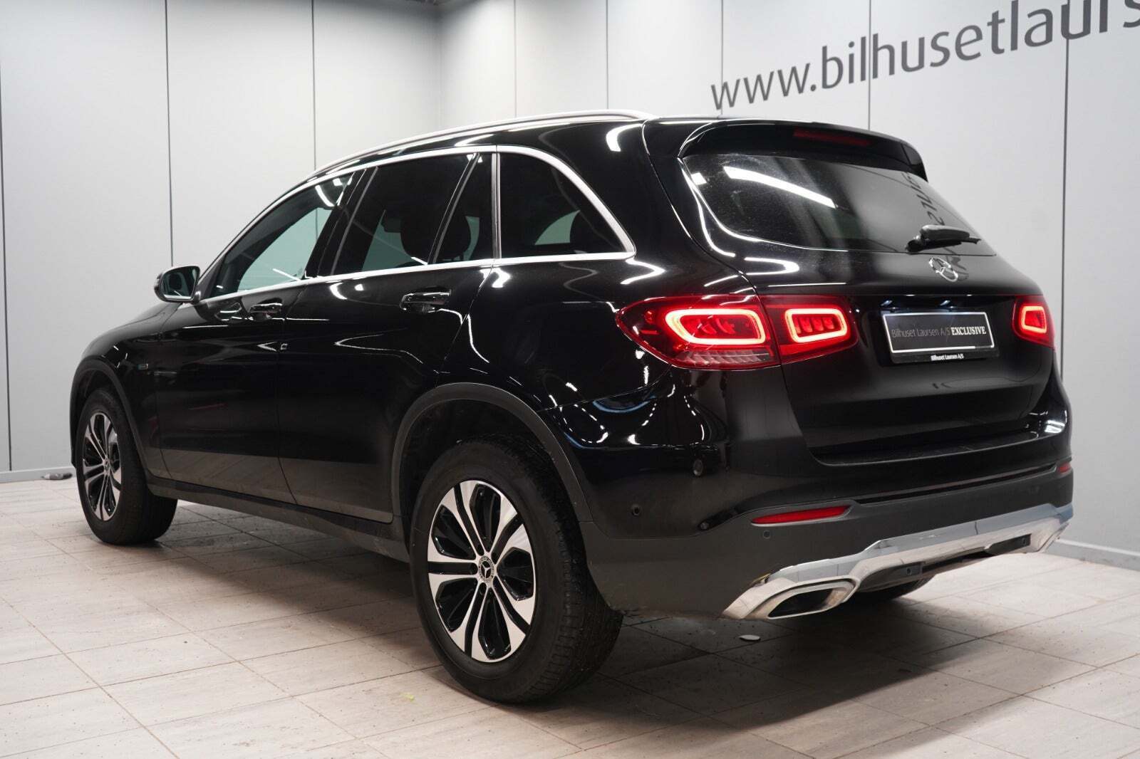 Sort Mercedes GLC300 de fra 2021