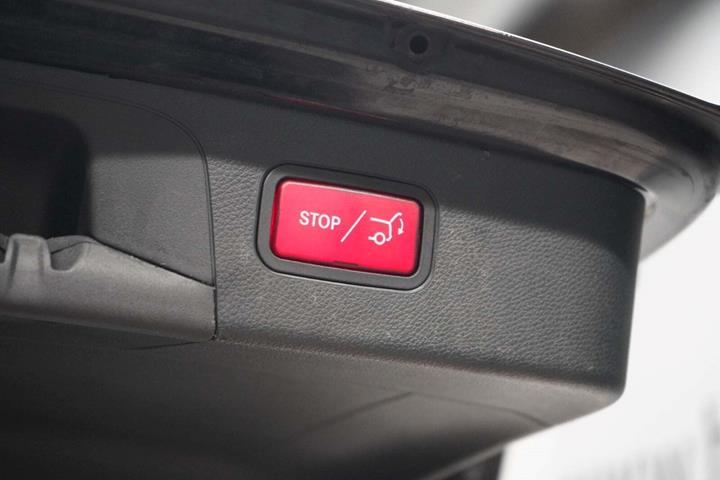 Sort Mercedes GLC300 de fra 2021