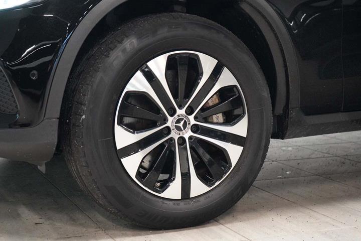 Sort Mercedes GLC300 de fra 2021