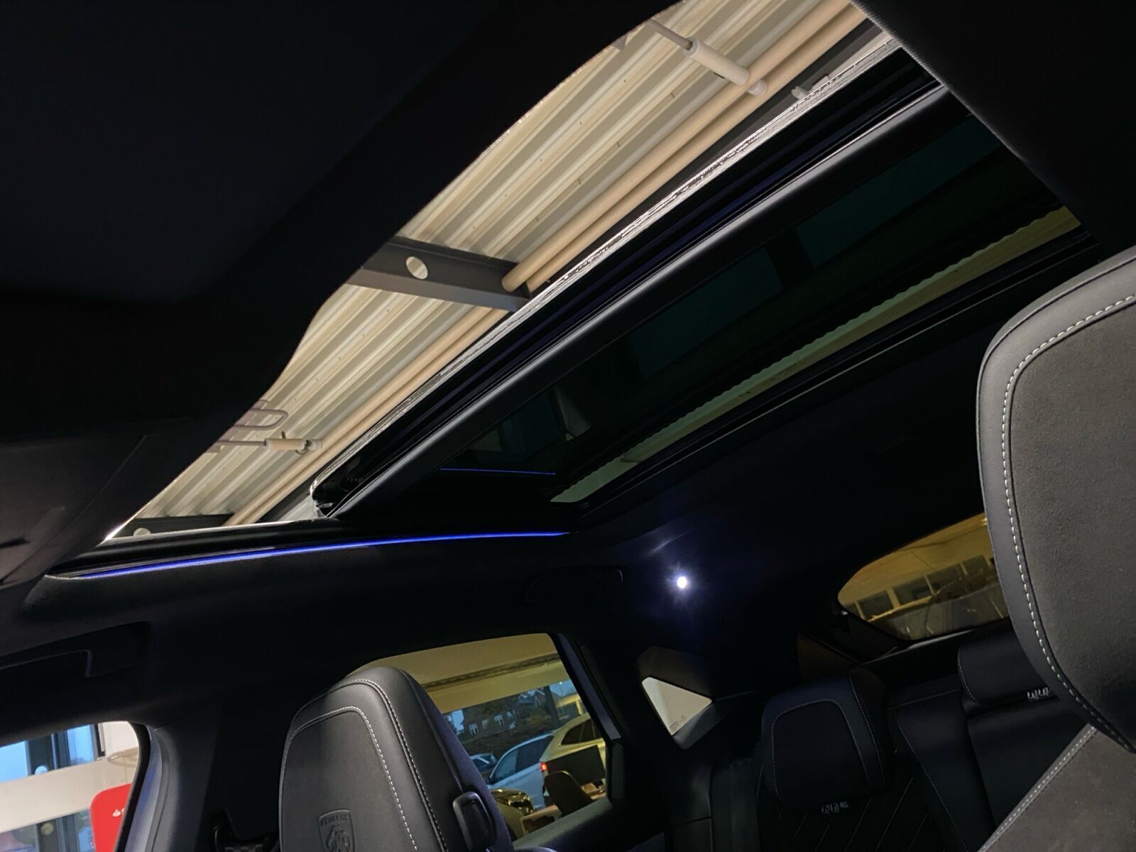 Hvid Peugeot e-3008 fra 2024