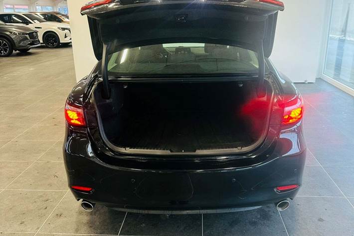 Sort Mazda 6 fra 2019