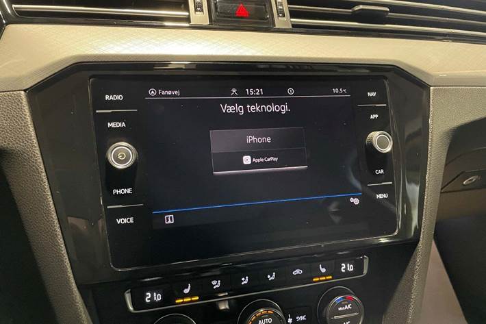 Grå VW Passat fra 2020