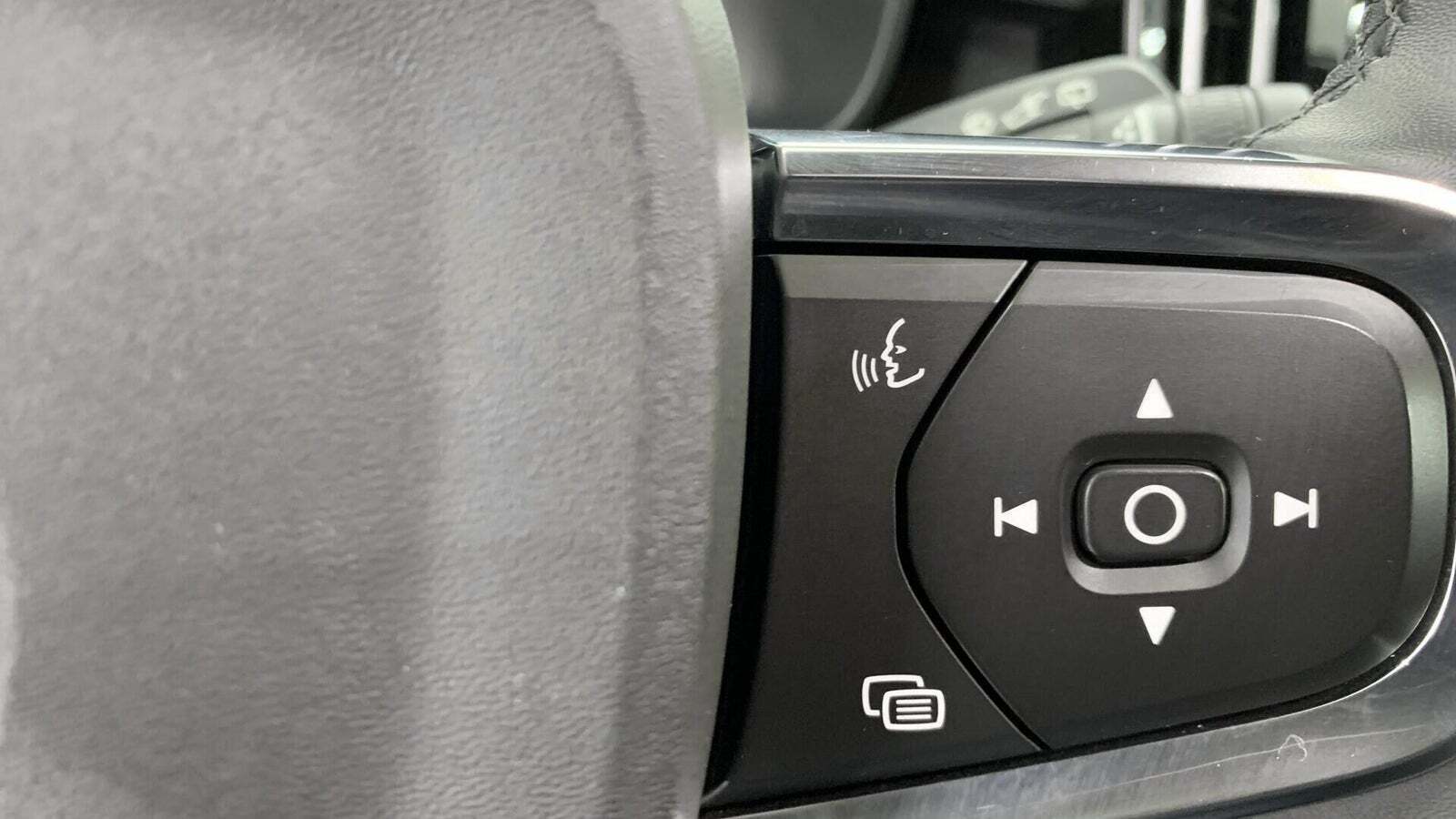 Sort Volvo XC40 fra 2023