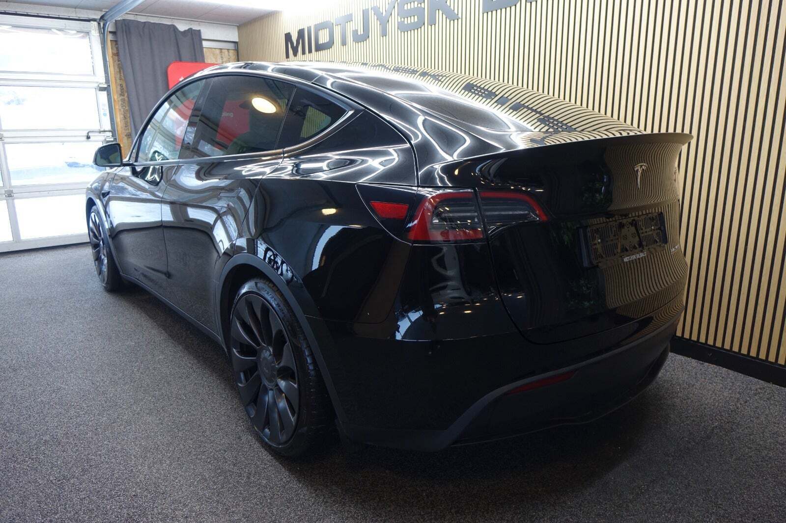 Tesla Model Y Performance AWD