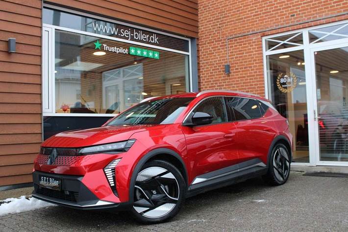 Rød Renault Scenic E-Tech fra 2024