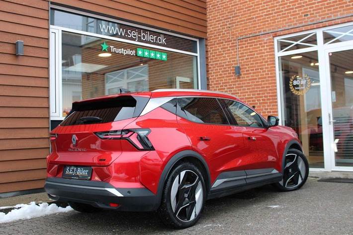 Rød Renault Scenic E-Tech fra 2024