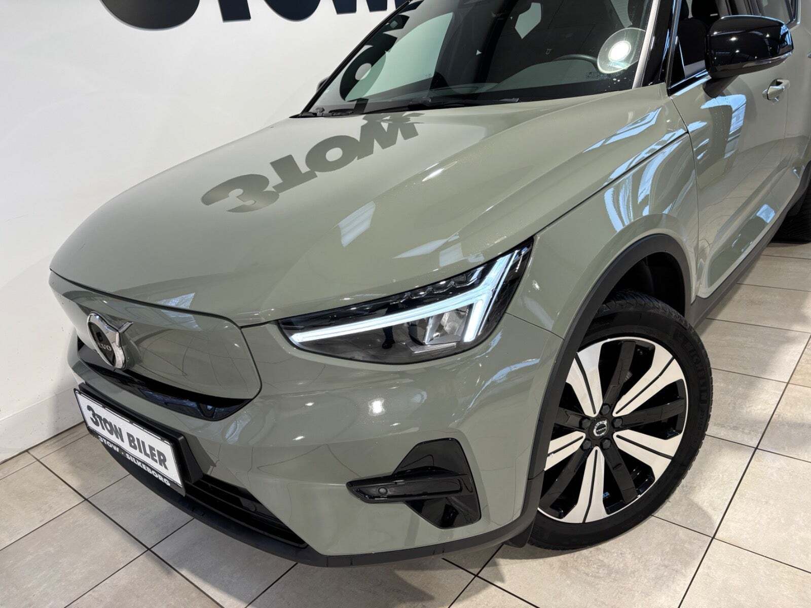 Grøn Volvo XC40 fra 2023