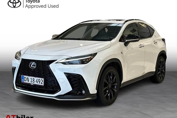 Hvid Lexus NX fra 2022