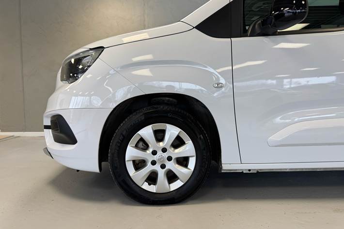 Hvid Opel Combo-e Life fra 2023