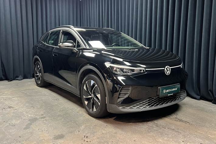 Sort VW ID.4 fra 2023 set udefra