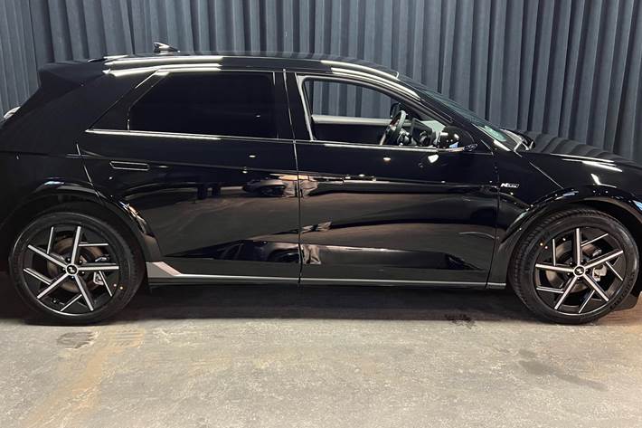 Sort Hyundai Ioniq 5 fra 2026