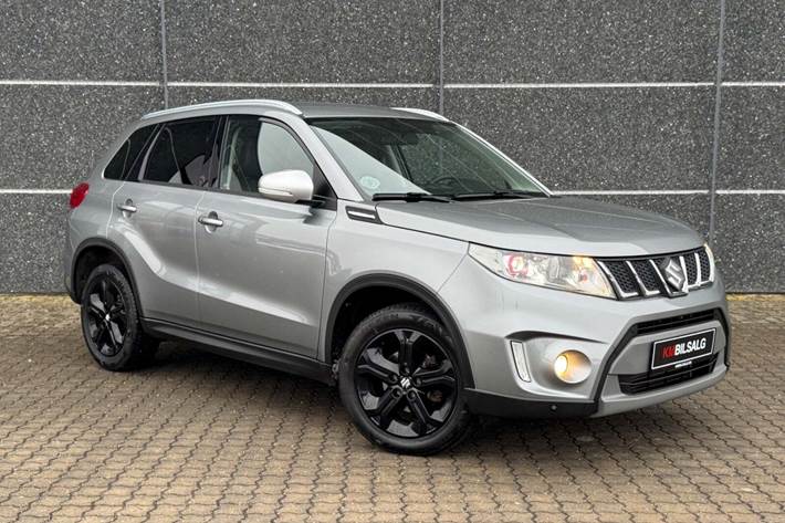 Grå Suzuki Vitara fra 2016 set udefra