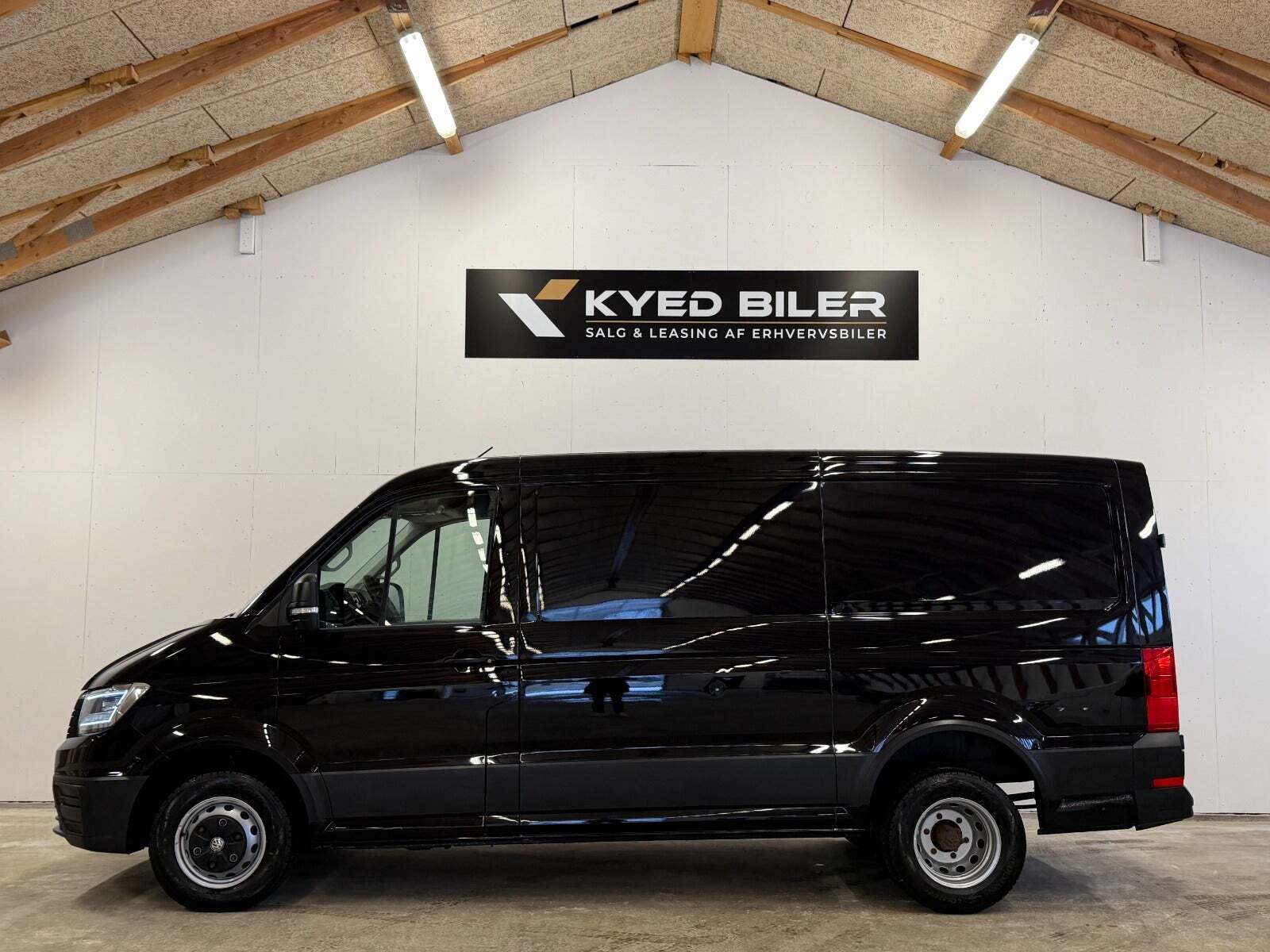 VW Crafter 35 2,0 TDi 177 Kassevogn L3H1 aut.