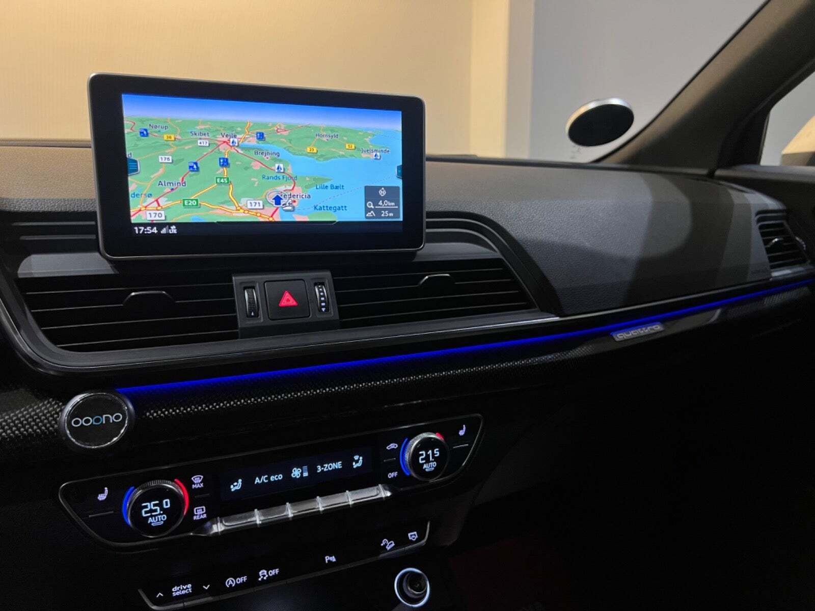 Sølv Audi SQ5 fra 2018