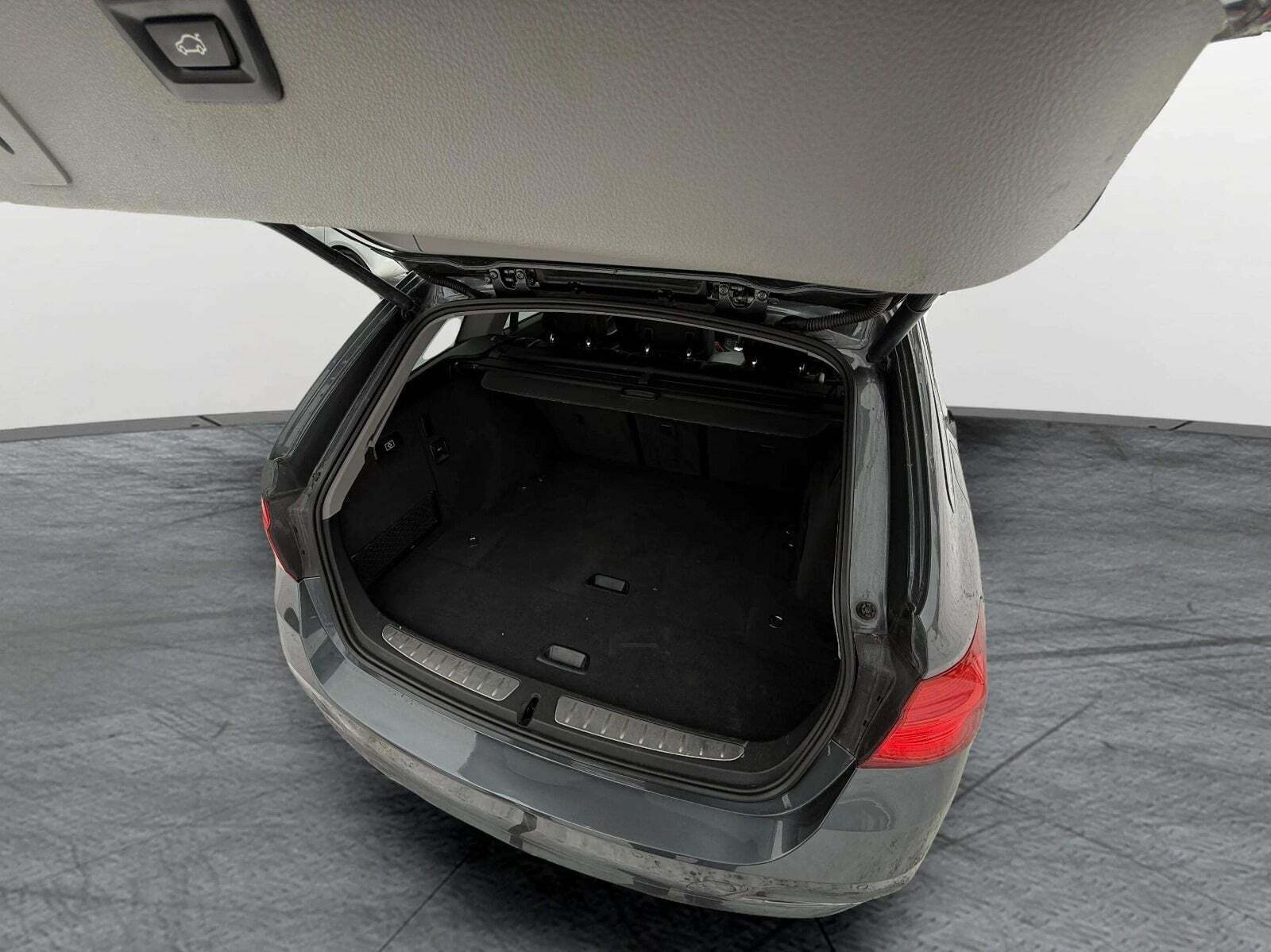 undefined BMW 320i fra 2018