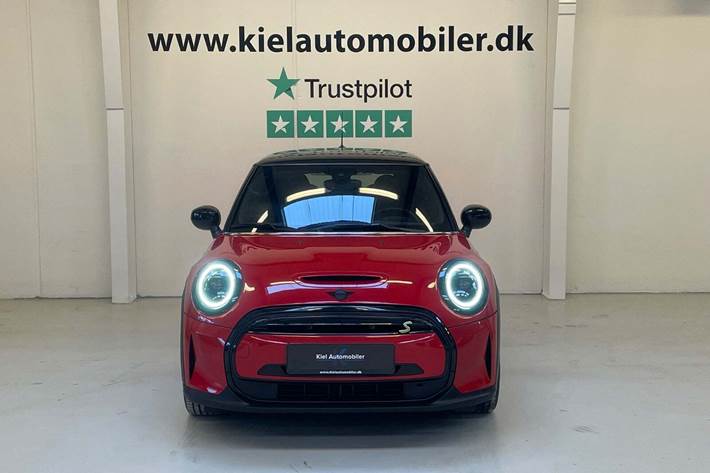 Rød Mini Cooper SE fra 2023