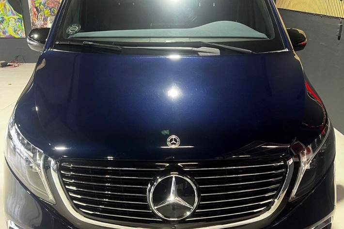 Gul Mercedes EQV300 fra 2021