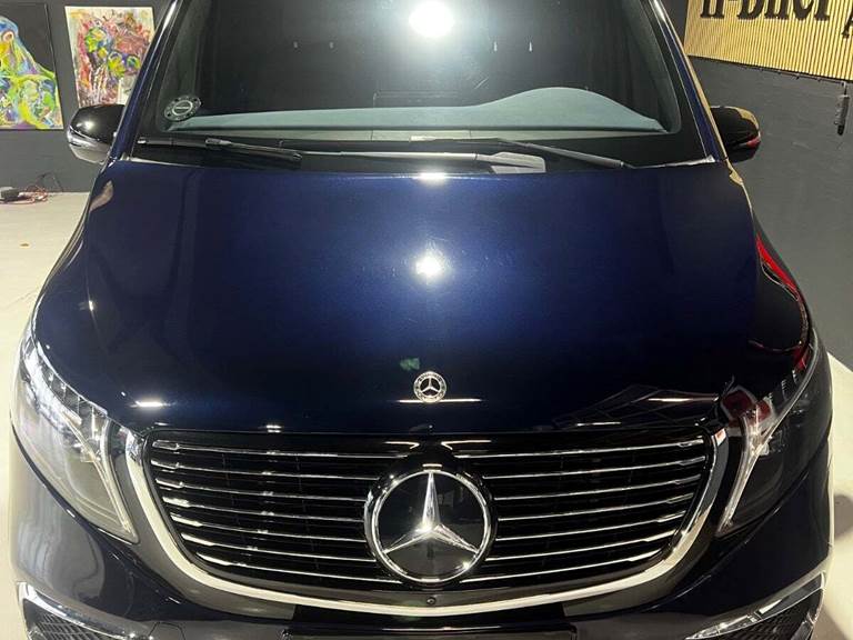Mercedes EQV300 Avantgarde XL Van