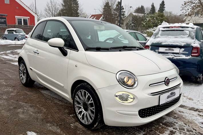 Hvid Fiat 500 fra 2018 set udefra
