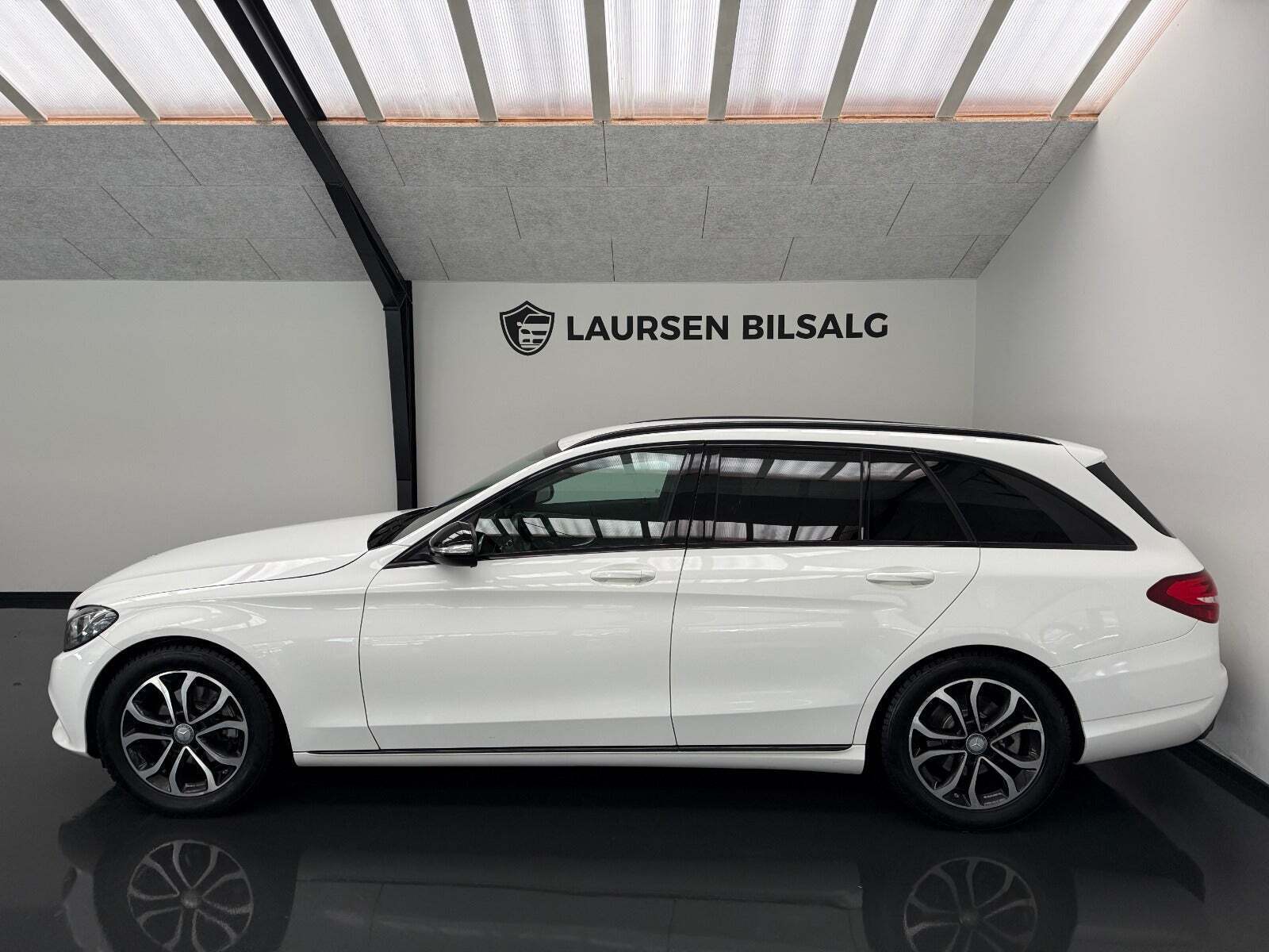 Hvid Mercedes C220 d fra 2015