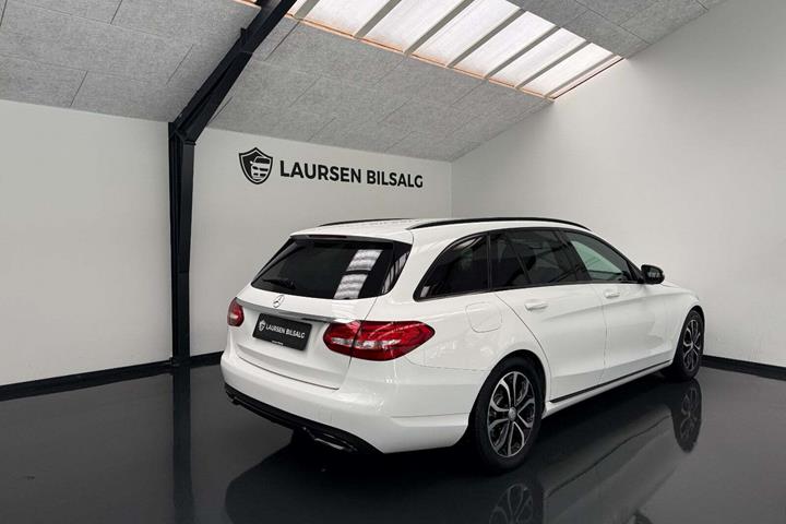 Hvid Mercedes C220 d fra 2015