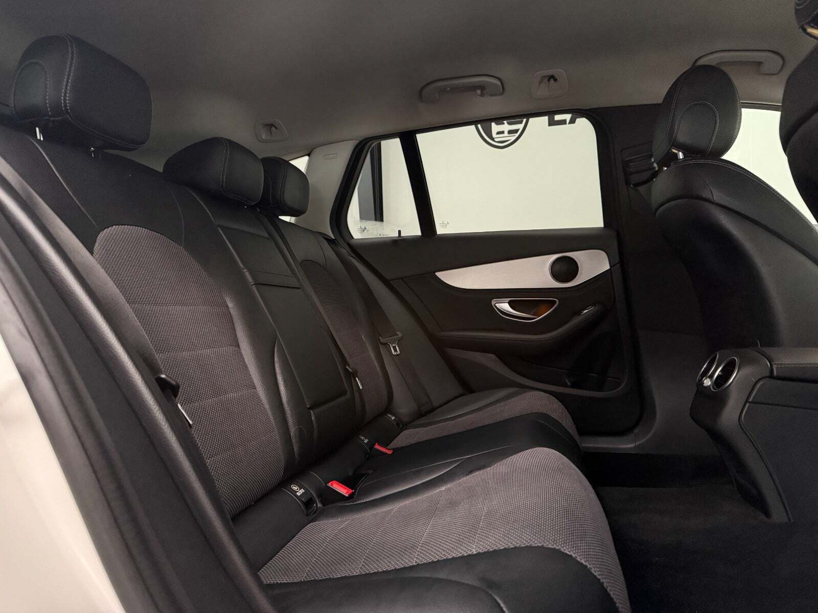 Hvid Mercedes C220 d fra 2015