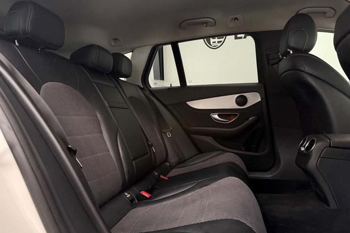 Hvid Mercedes C220 d fra 2015