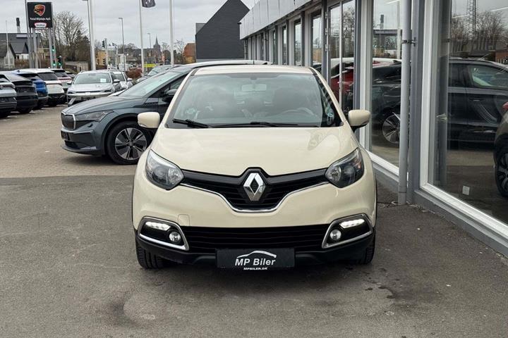 Beige Renault Captur fra 2014