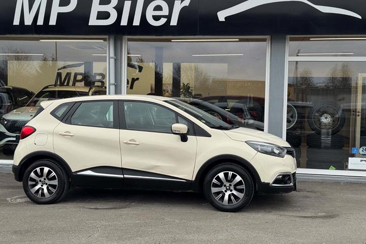 Beige Renault Captur fra 2014