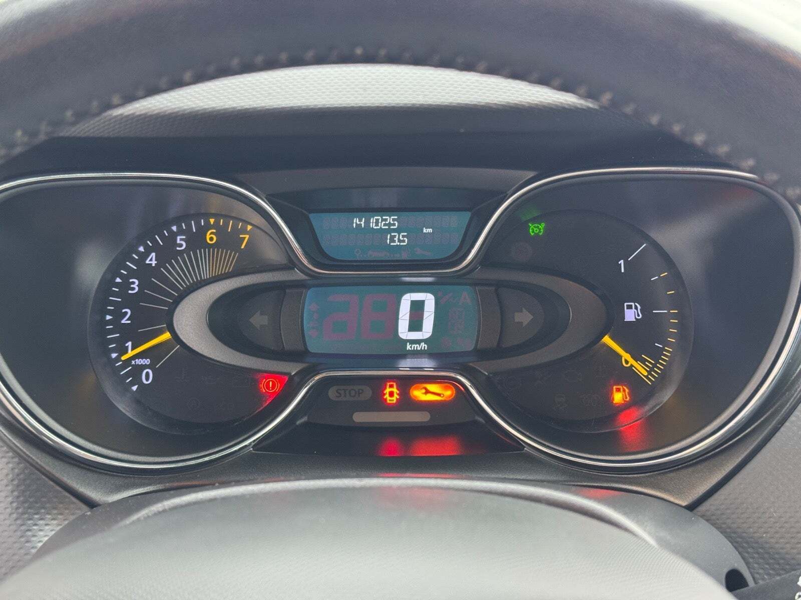 Beige Renault Captur fra 2014