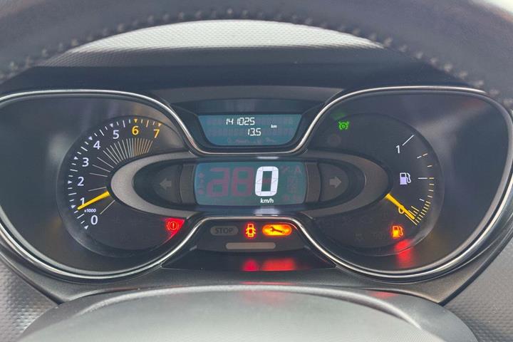 Beige Renault Captur fra 2014