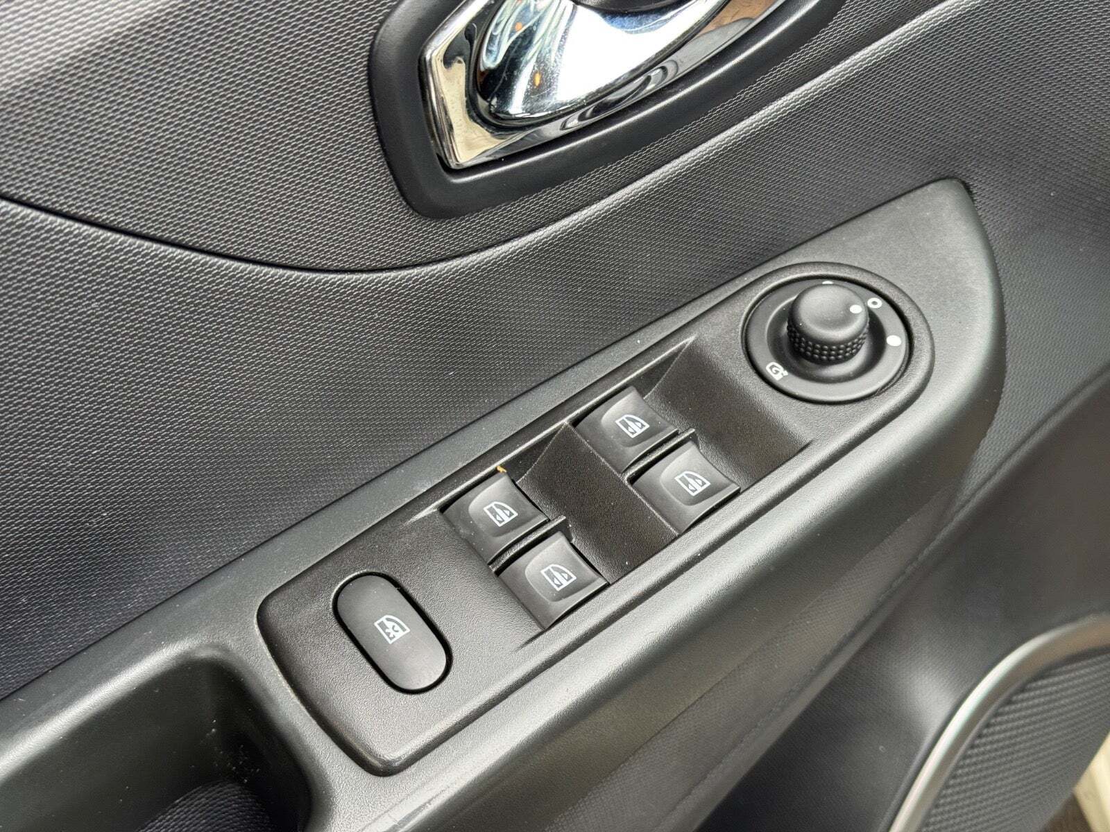 Beige Renault Captur fra 2014