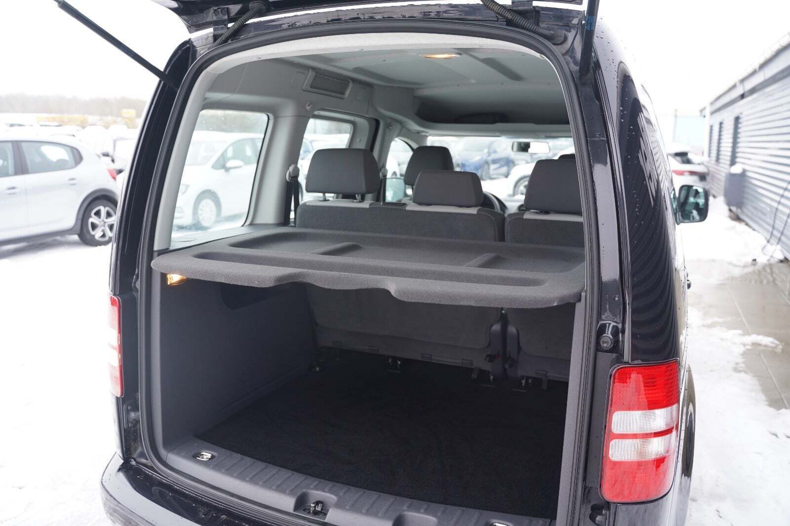 Sort VW Caddy fra 2013
