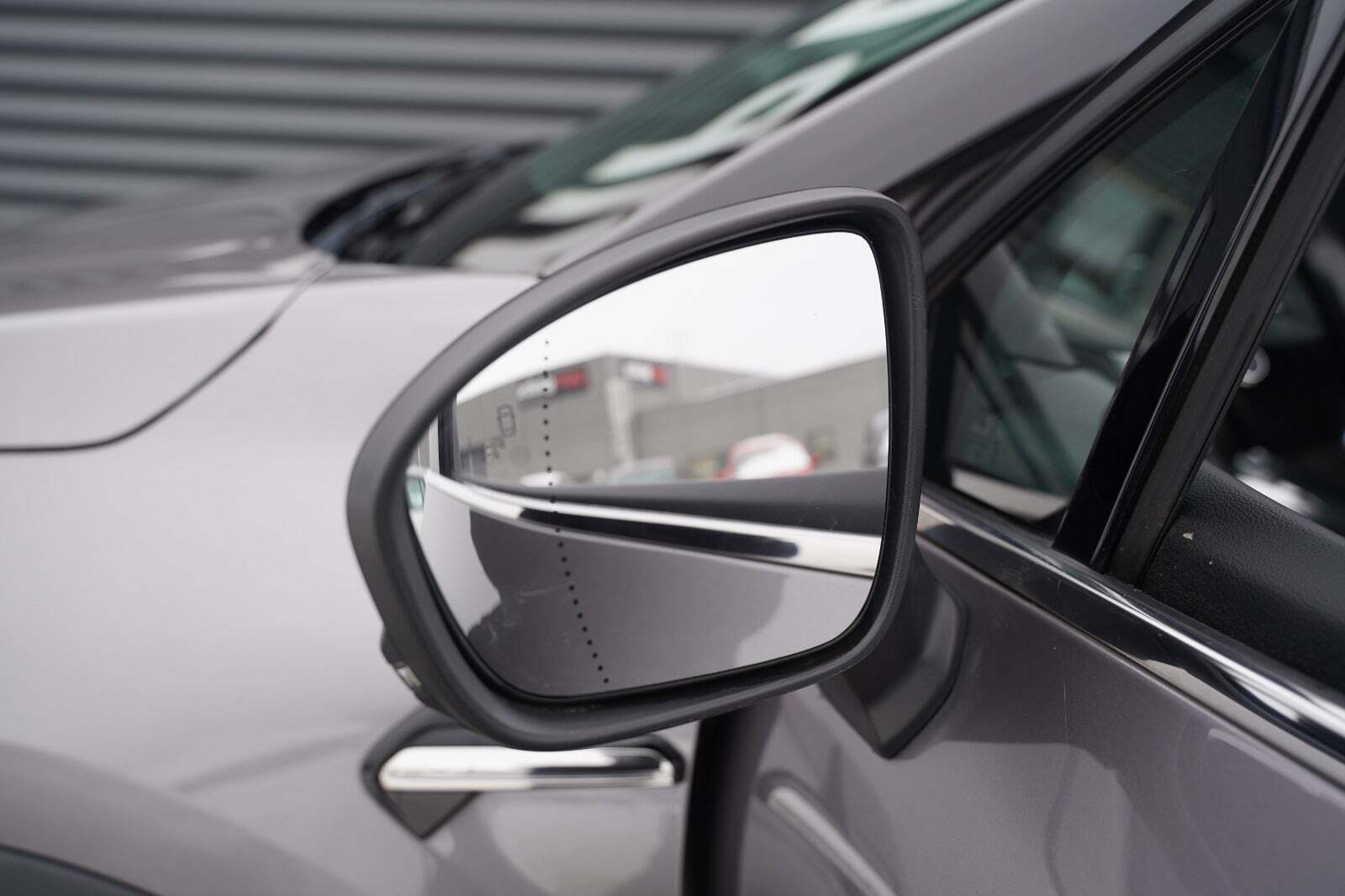 Grå Renault Captur fra 2020