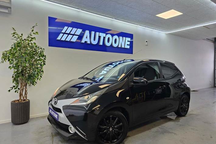Sort Toyota Aygo fra 2015