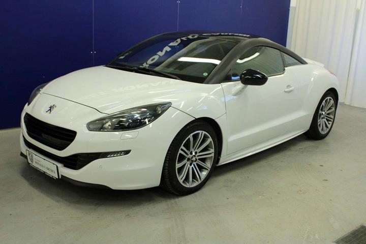 Hvid Peugeot RCZ fra 2014 set udefra