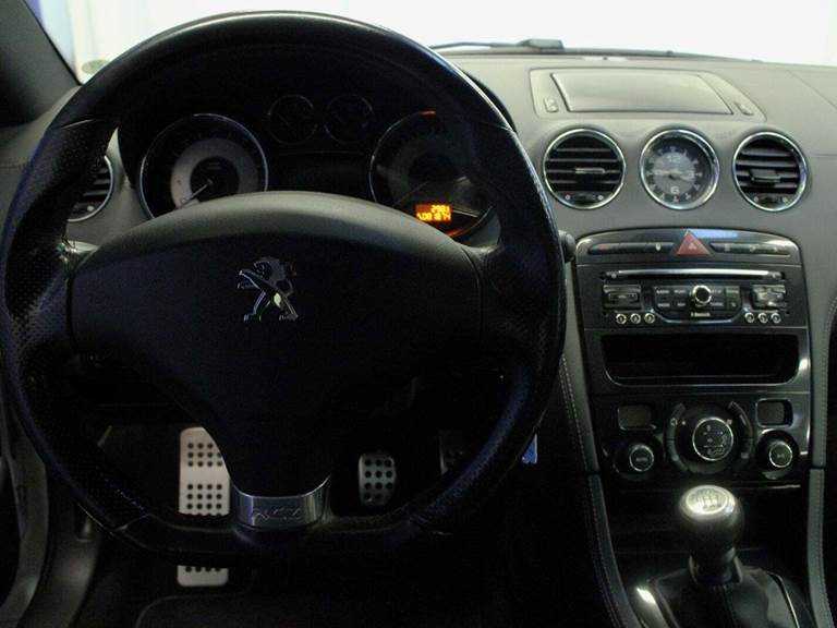 Peugeot RCZ 1,6 THP 200